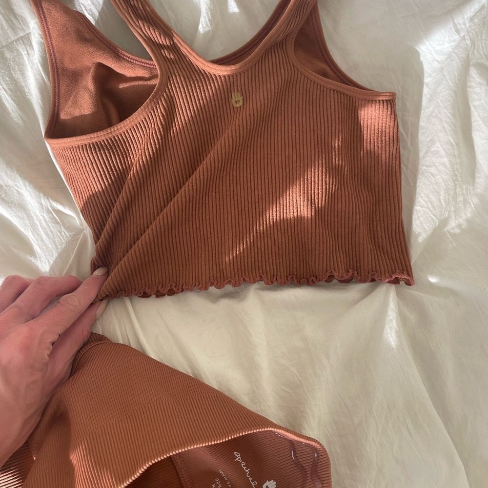 NWOT Set! spiritual gangster amor top and love sculpt legging in rust size XS/S - Picture 3 of 6